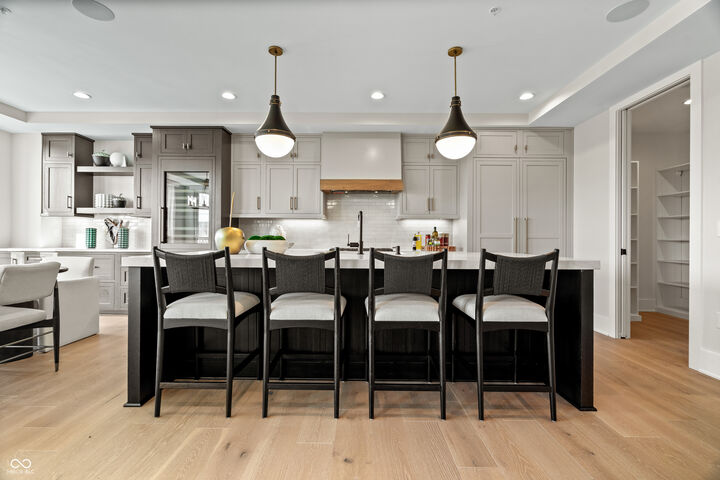 Property Photo: 41 N Rangeline Road 7 IN 46032