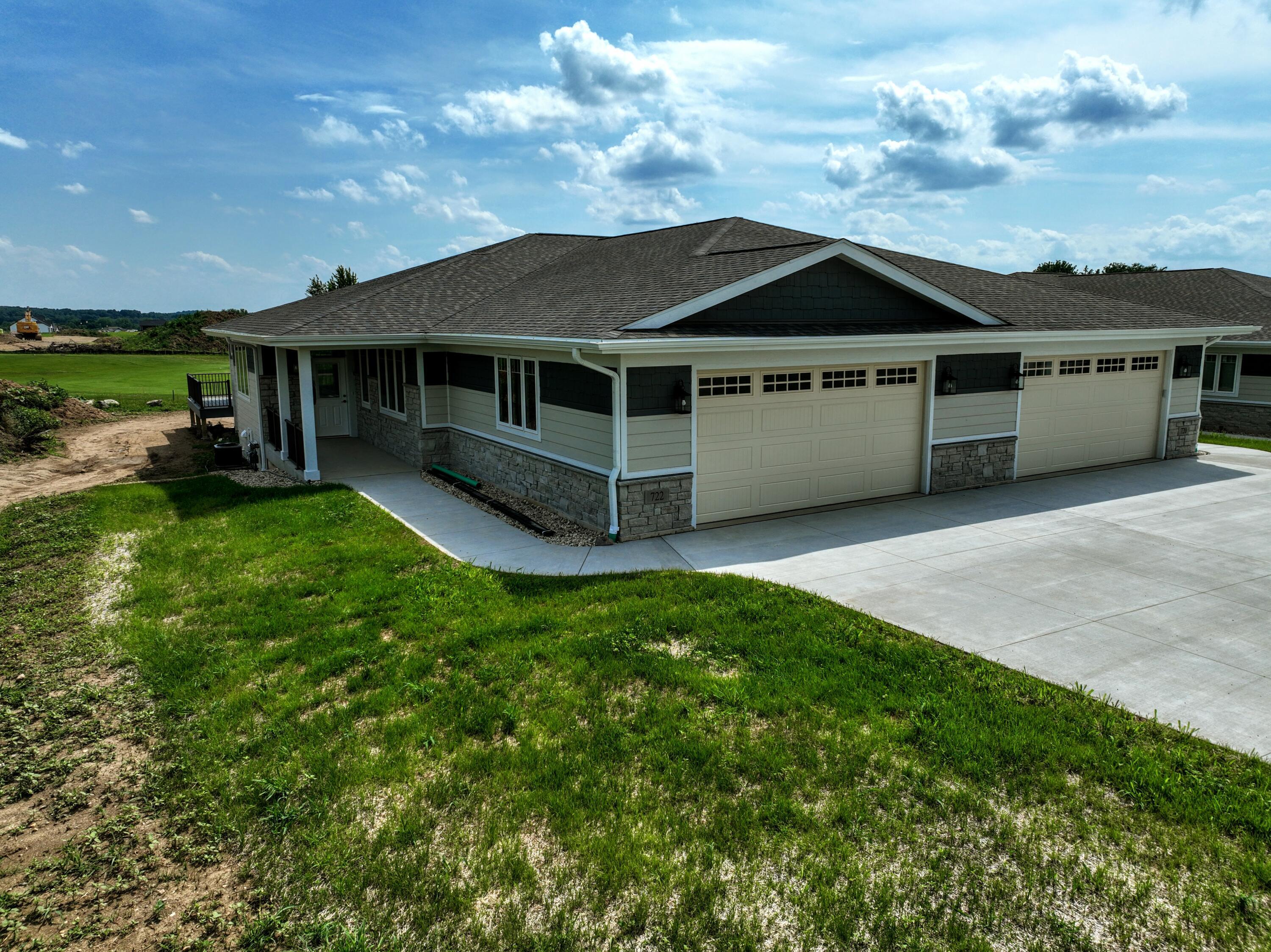 722 E Reinel St  Jefferson WI 53549 photo