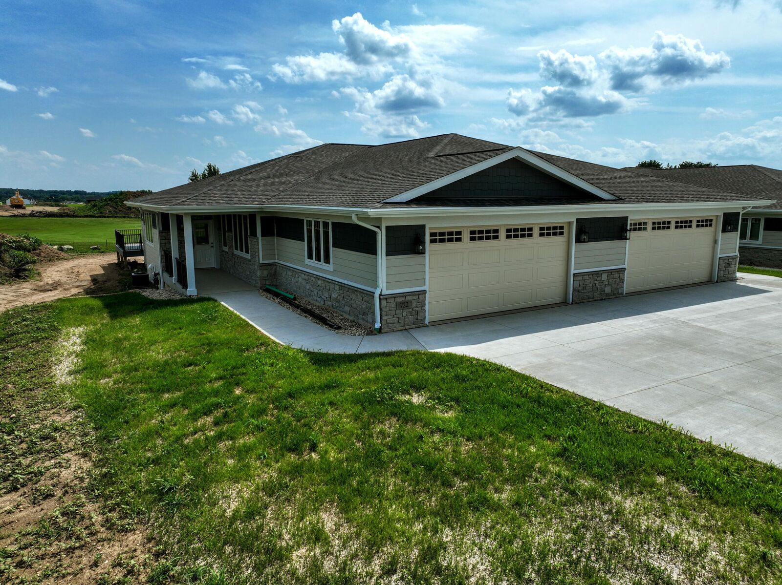 Property Photo:  722 E Reinel St  WI 53549 