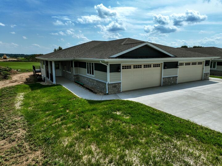 722 E Reinel St  Jefferson WI 53549 photo