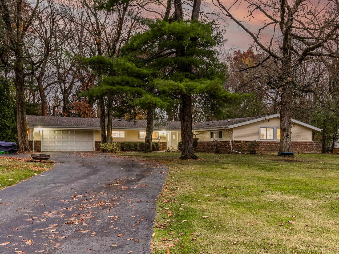 Property Photo:  92 Lincolnshire Drive  IL 60069 