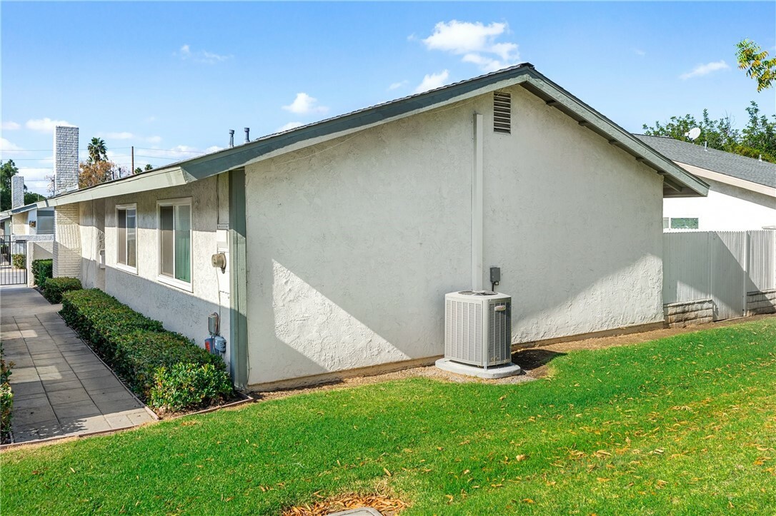 Property Photo:  6822 Foxborough Court 44  CA 92886 