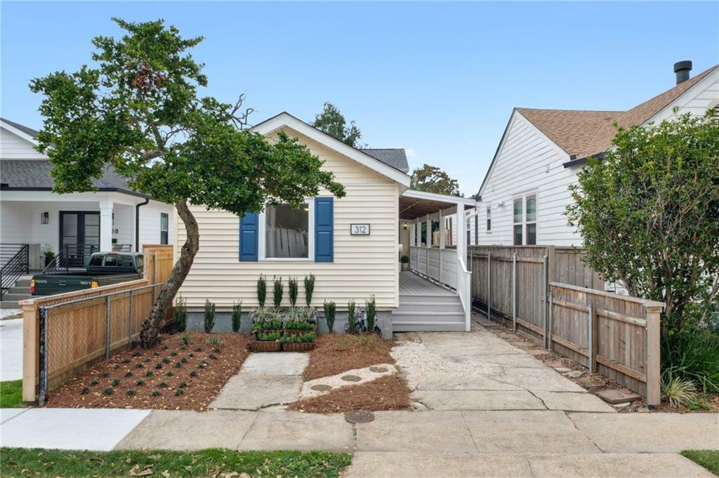Property Photo: 312 Papworth Avenue LA 70005