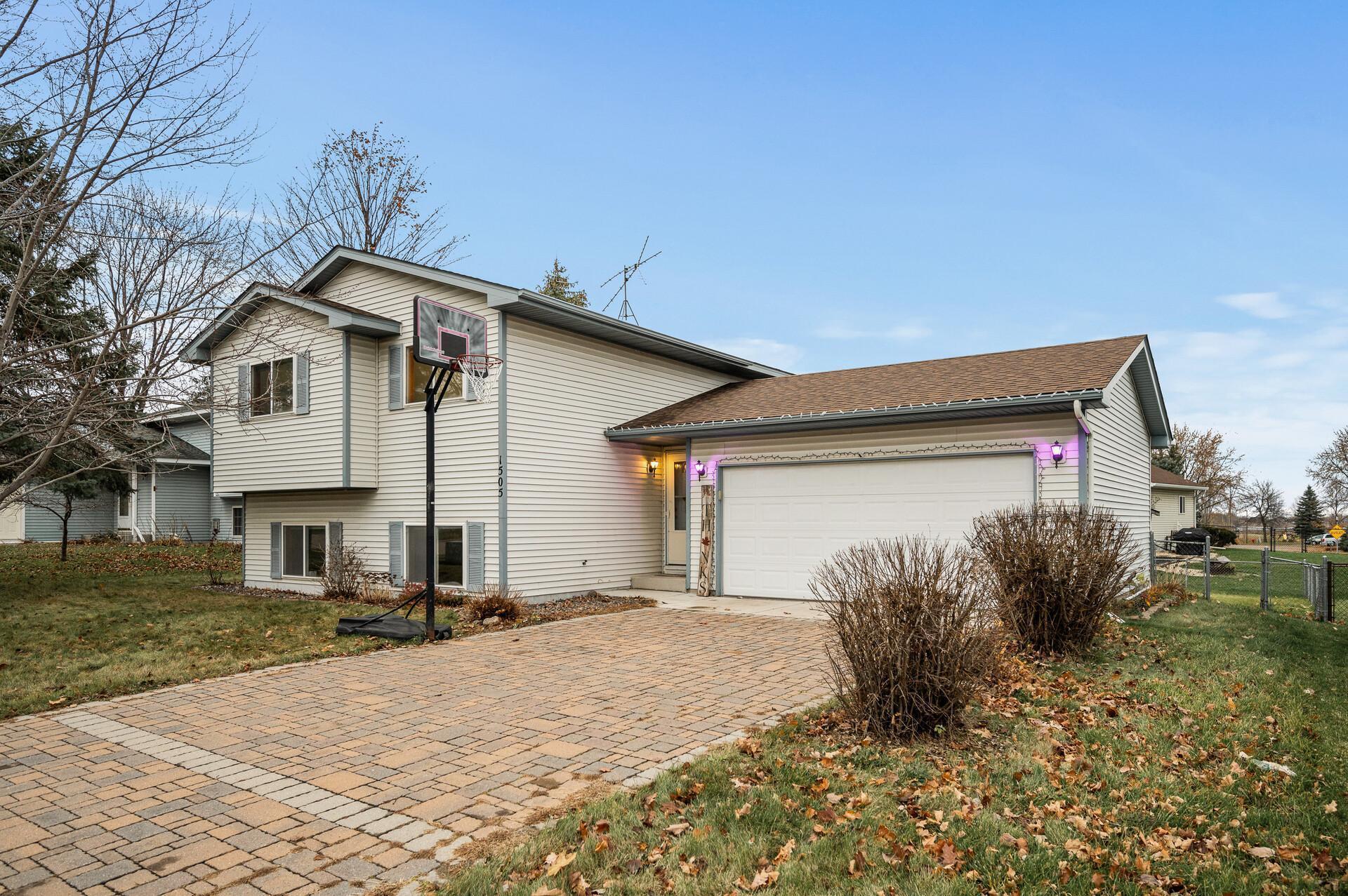 Property Photo:  1505 4th Street NE  MN 55313 