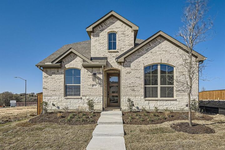 Property Photo: 6040 Davis Knoll TX 76126