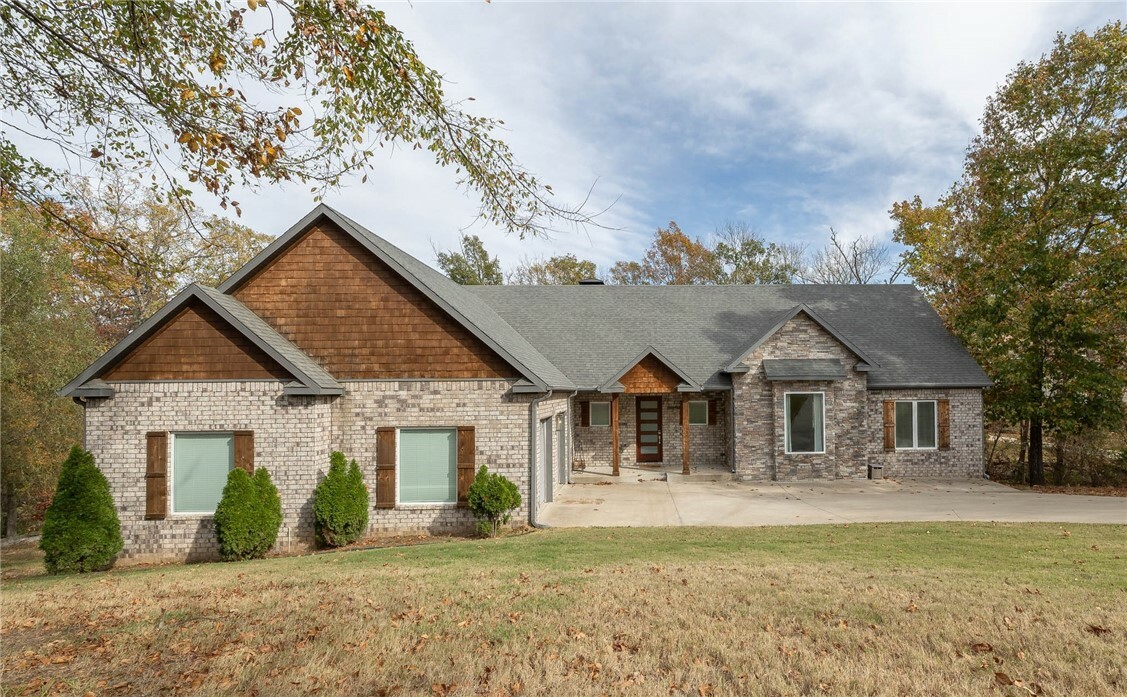 Property Photo:  5646 E Saddleridge Drive  AR 72703 