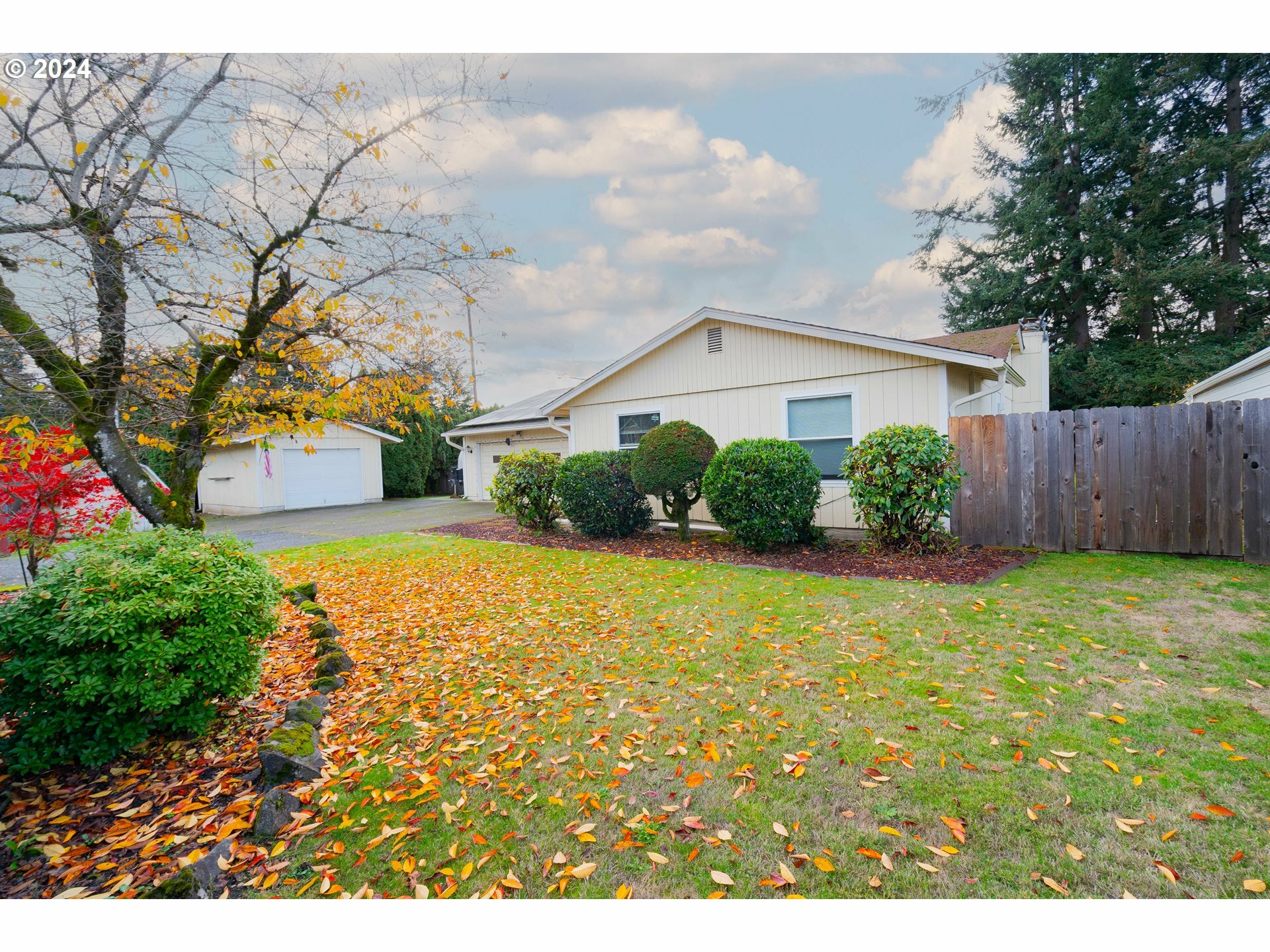 Property Photo:  2404 NE 93rd Ave  WA 98662 