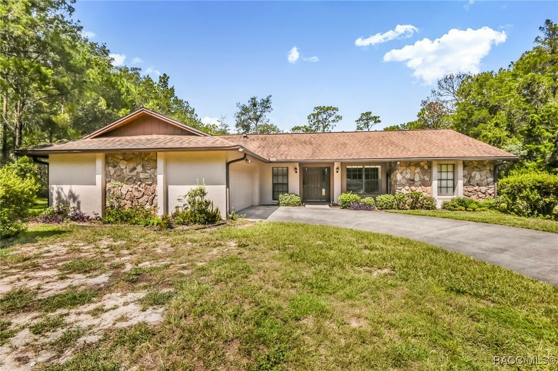 Property Photo:  12070 S Fern Point  FL 34436 