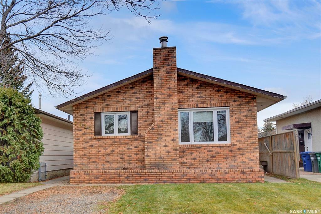 Property Photo:  1614 Bradwell Avenue  SK S7N 2P1 