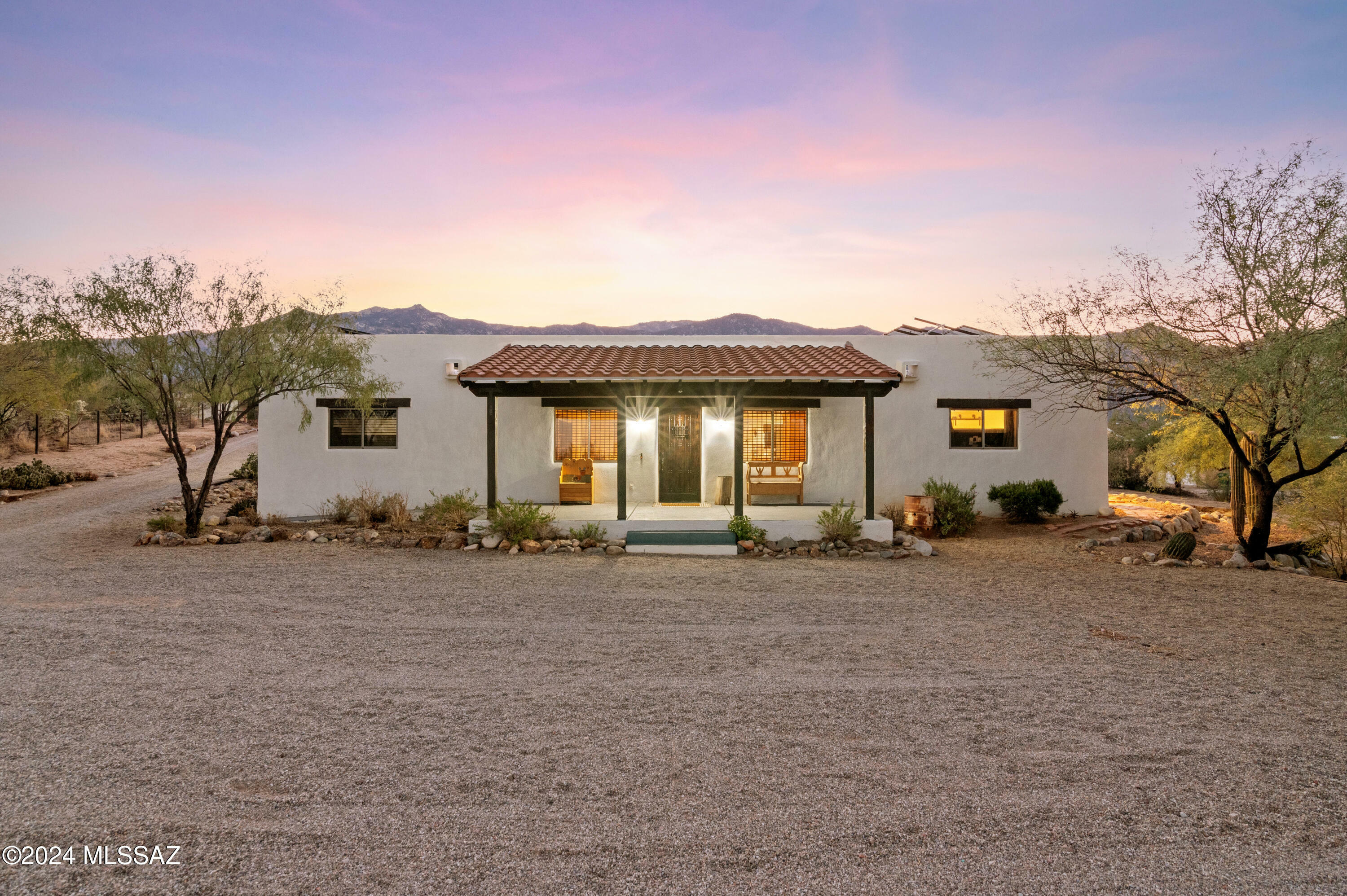 Property Photo:  14445 N Swan Road  AZ 85739 