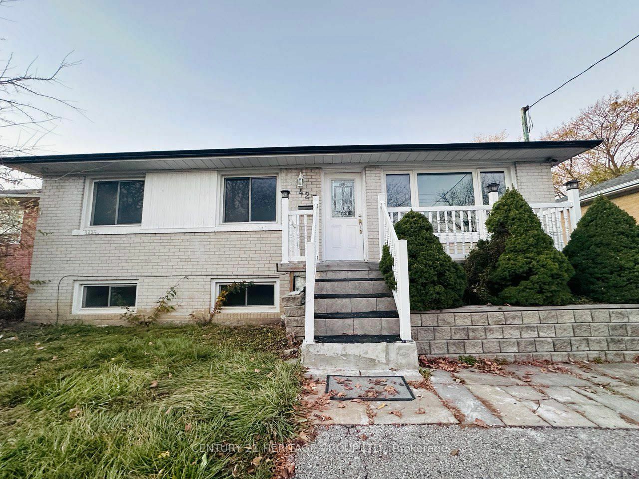 Photo de la propriété:  427 Crosby Ave Main  ON L4C 2R9 