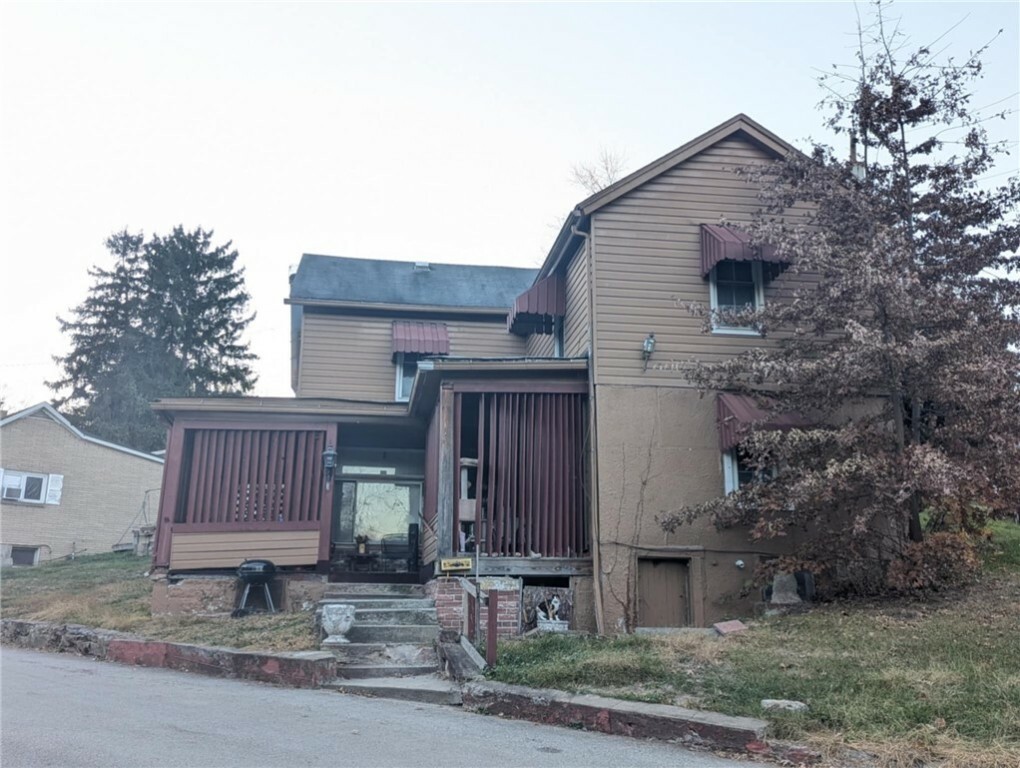 Property Photo:  200 Burkhart St  PA 15314 