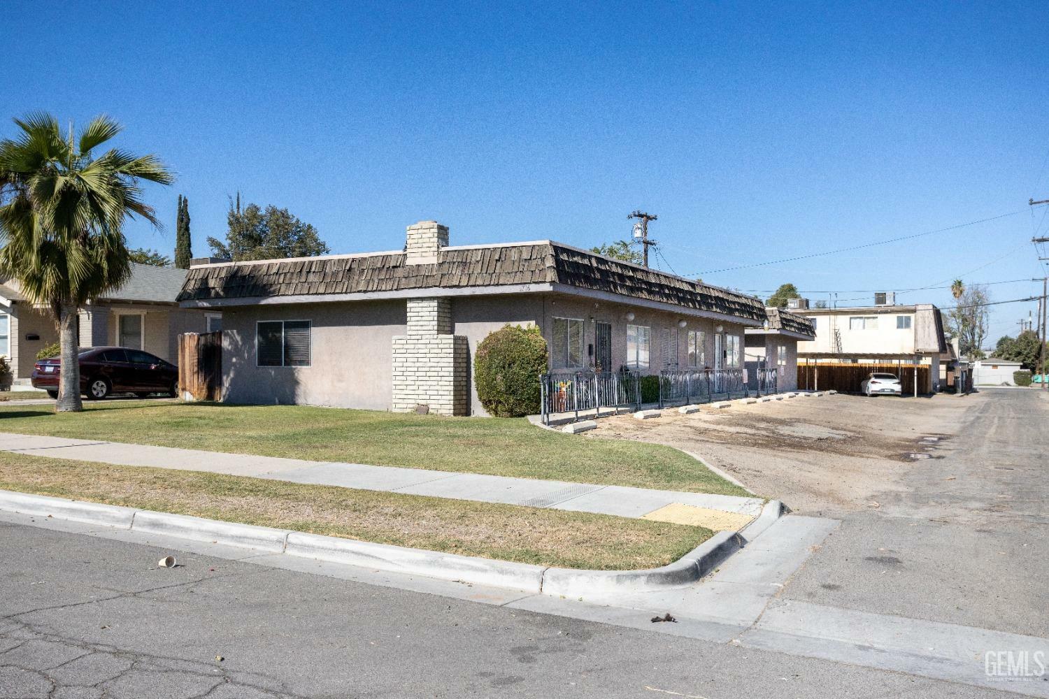 Property Photo:  1716 3rd Street  CA 93304 