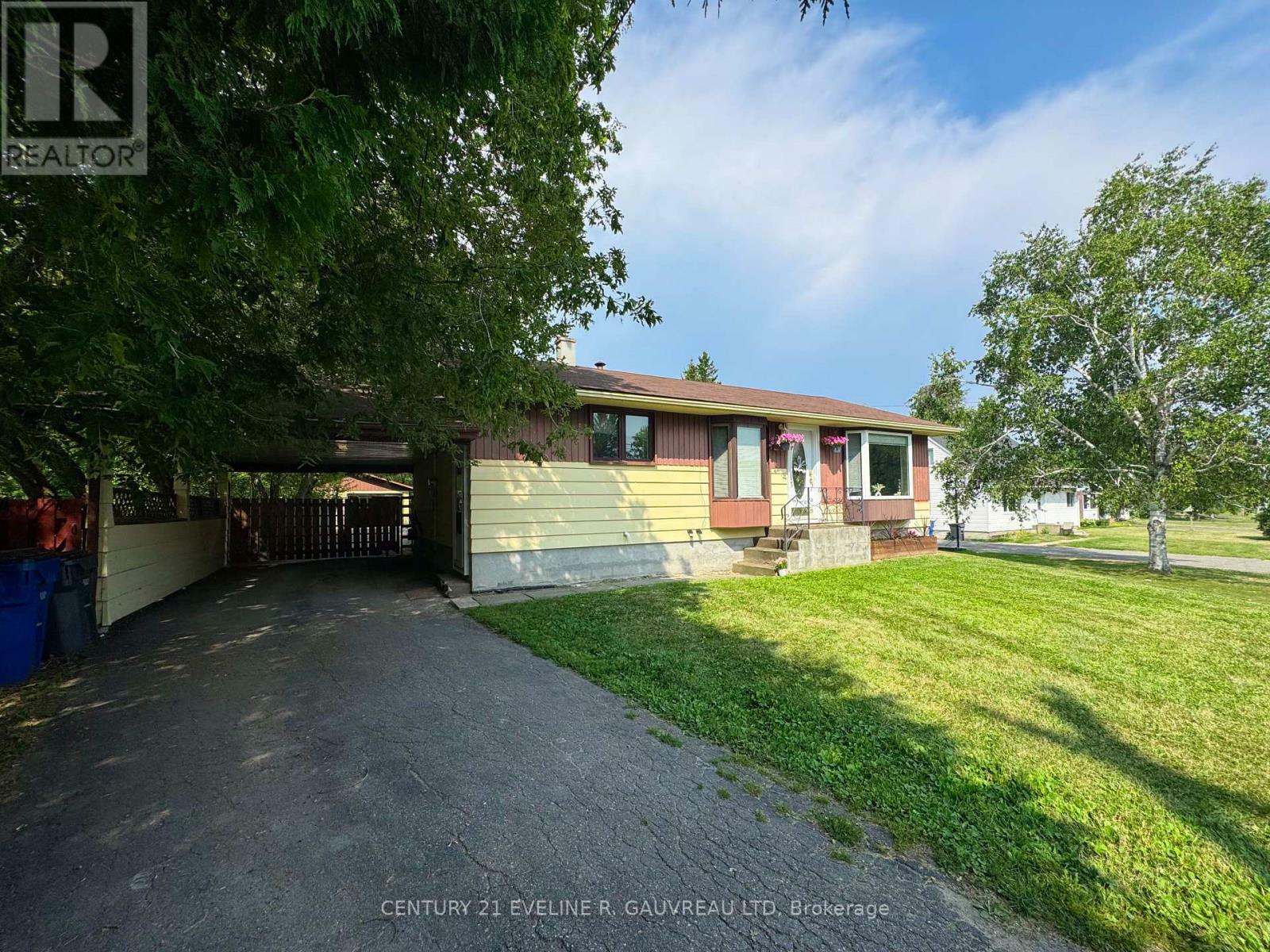 199 Montgomery Avenue  Temiskaming Shores ON P0J 1P0 photo