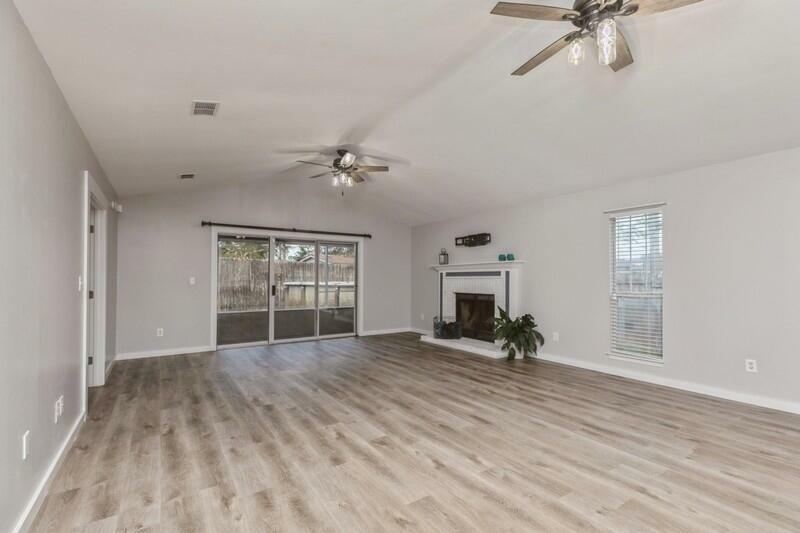 Property Photo:  411 Springate Court  FL 32569 