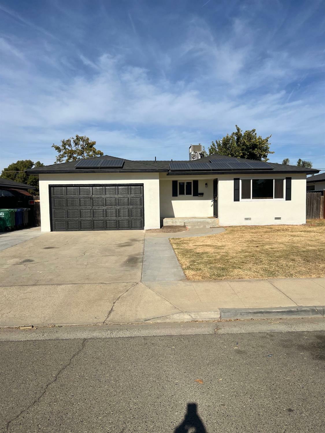 Property Photo:  1358 Peach Street  CA 93662 