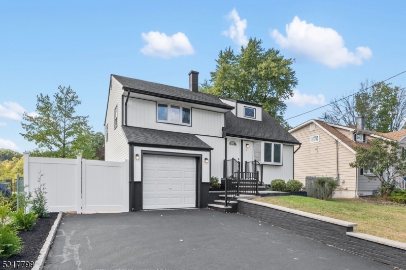 Property Photo:  11 Brookside Ct  NJ 07067 