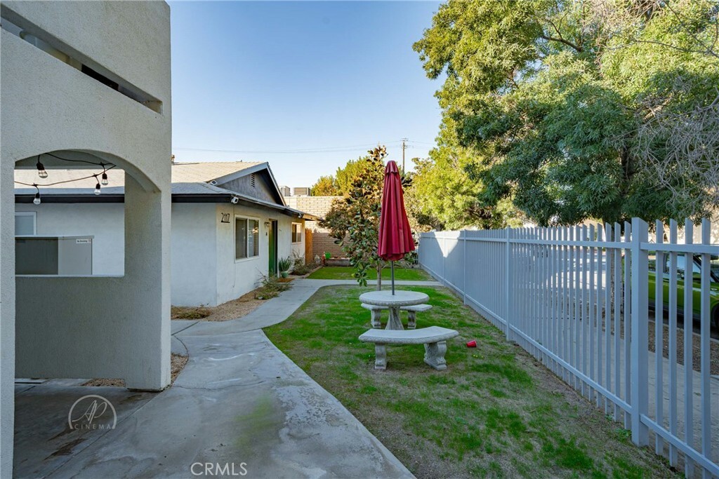 Property Photo:  2115 2117 G Street  CA 93301 