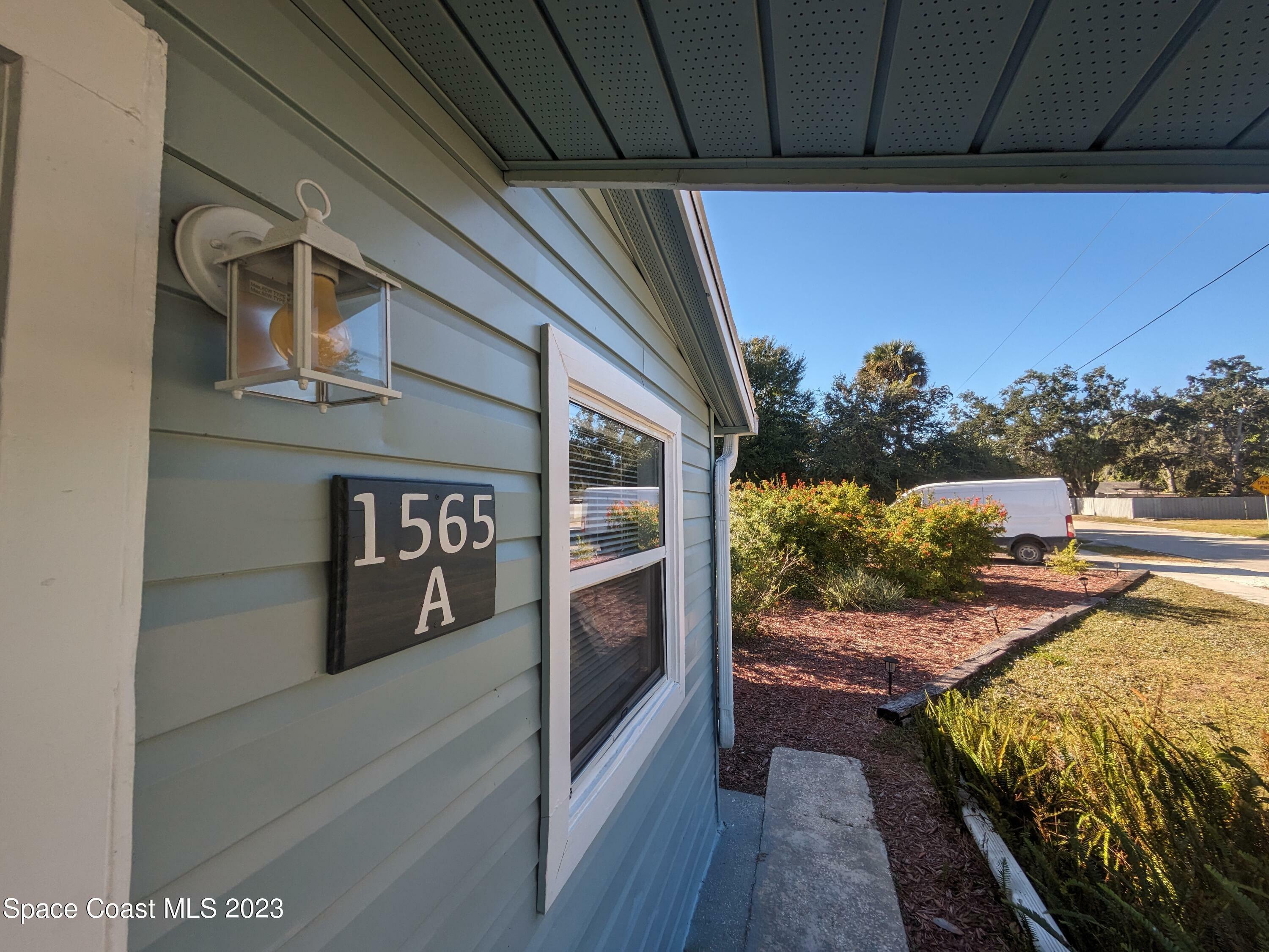 Property Photo:  1565 Violet Avenue  FL 32796 