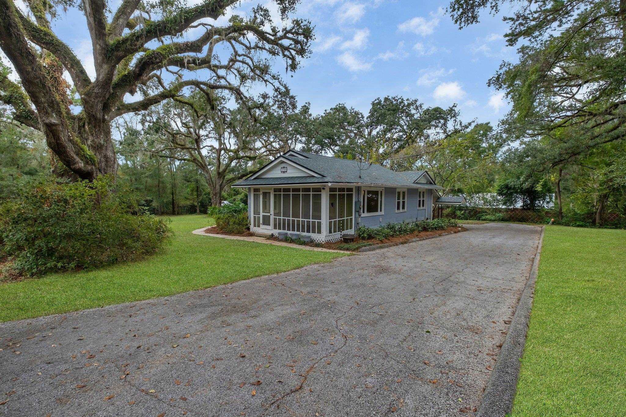 Property Photo:  1540 Live Oak  Dr.  FL 32301 