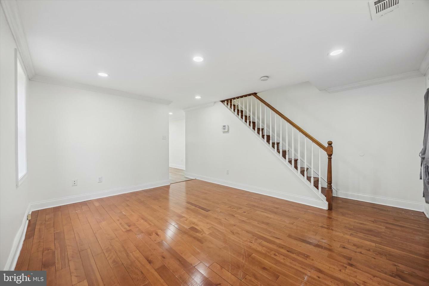 Property Photo:  20 Edgemont Avenue  PA 19018 