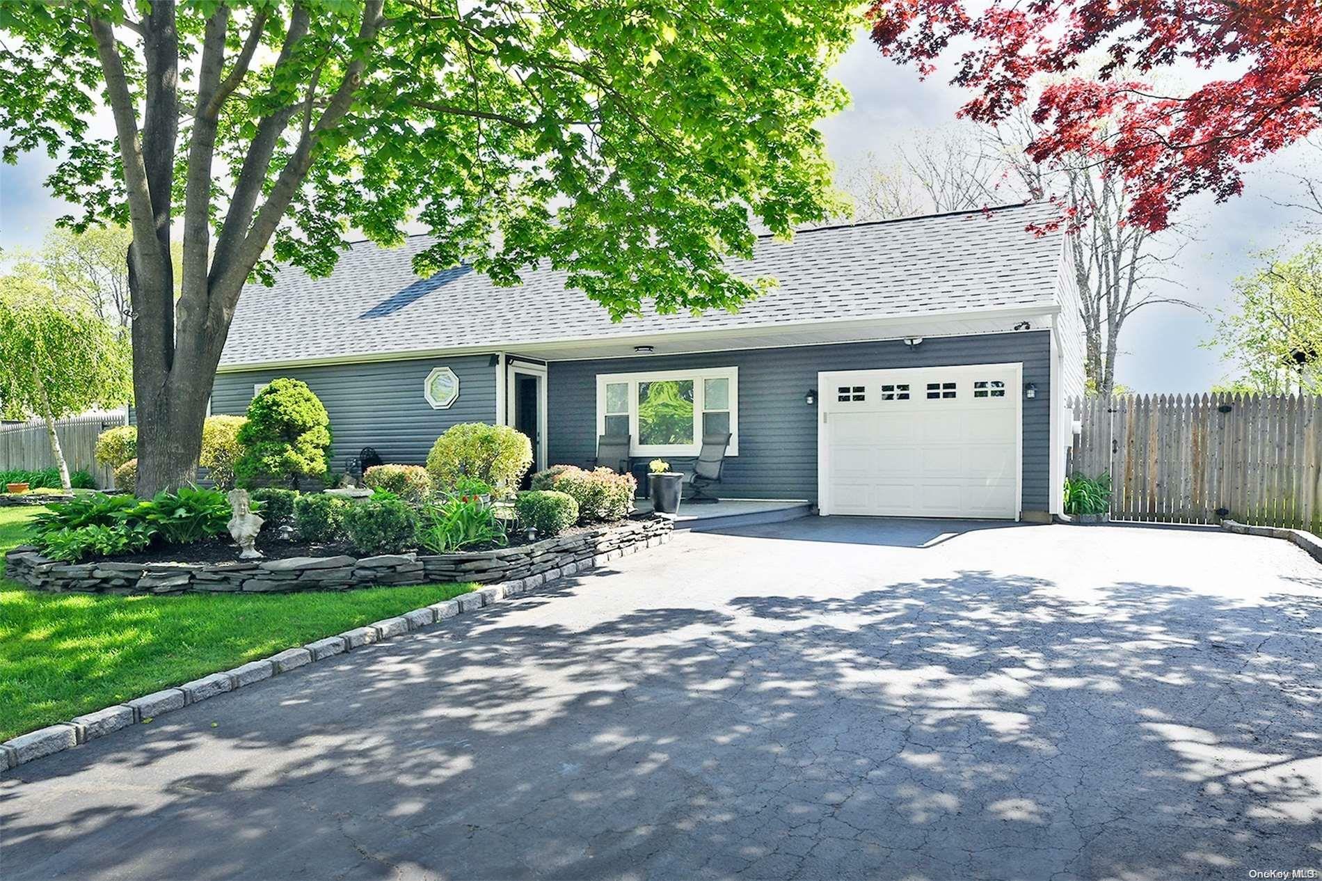 Property Photo:  21 Crooked Pine Drive  NY 11763 