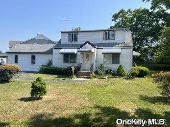 Property Photo:  464 Arnold Avenue  NY 11704 