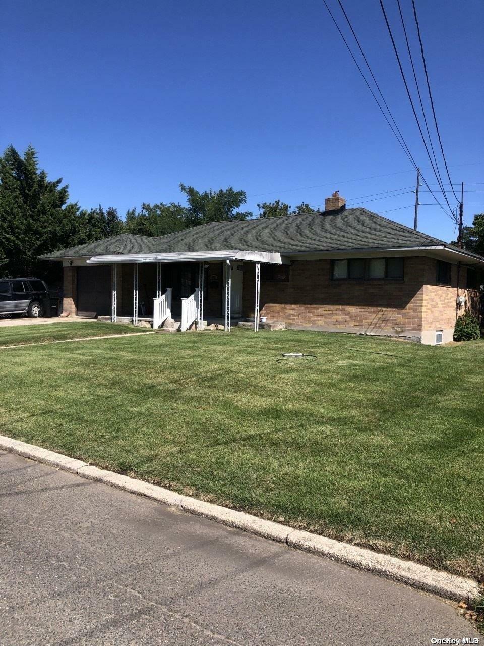 Property Photo:  1081 Thompson Drive  NY 11706 