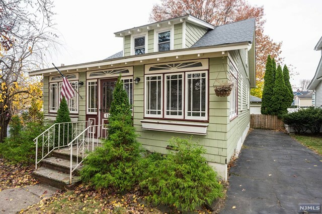 Property Photo:  121 Grant Avenue  NJ 07110 