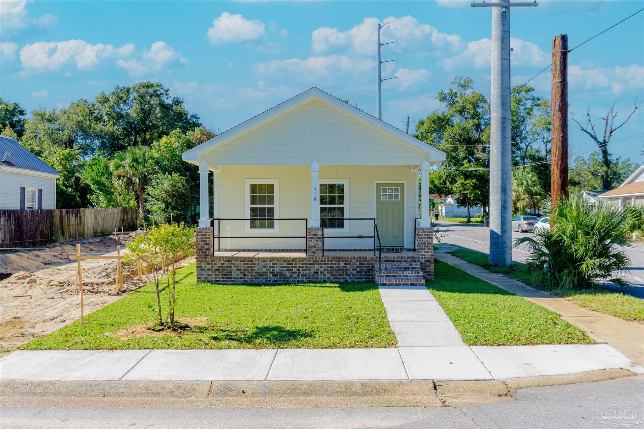 Property Photo:  519 N B St  FL 32501 