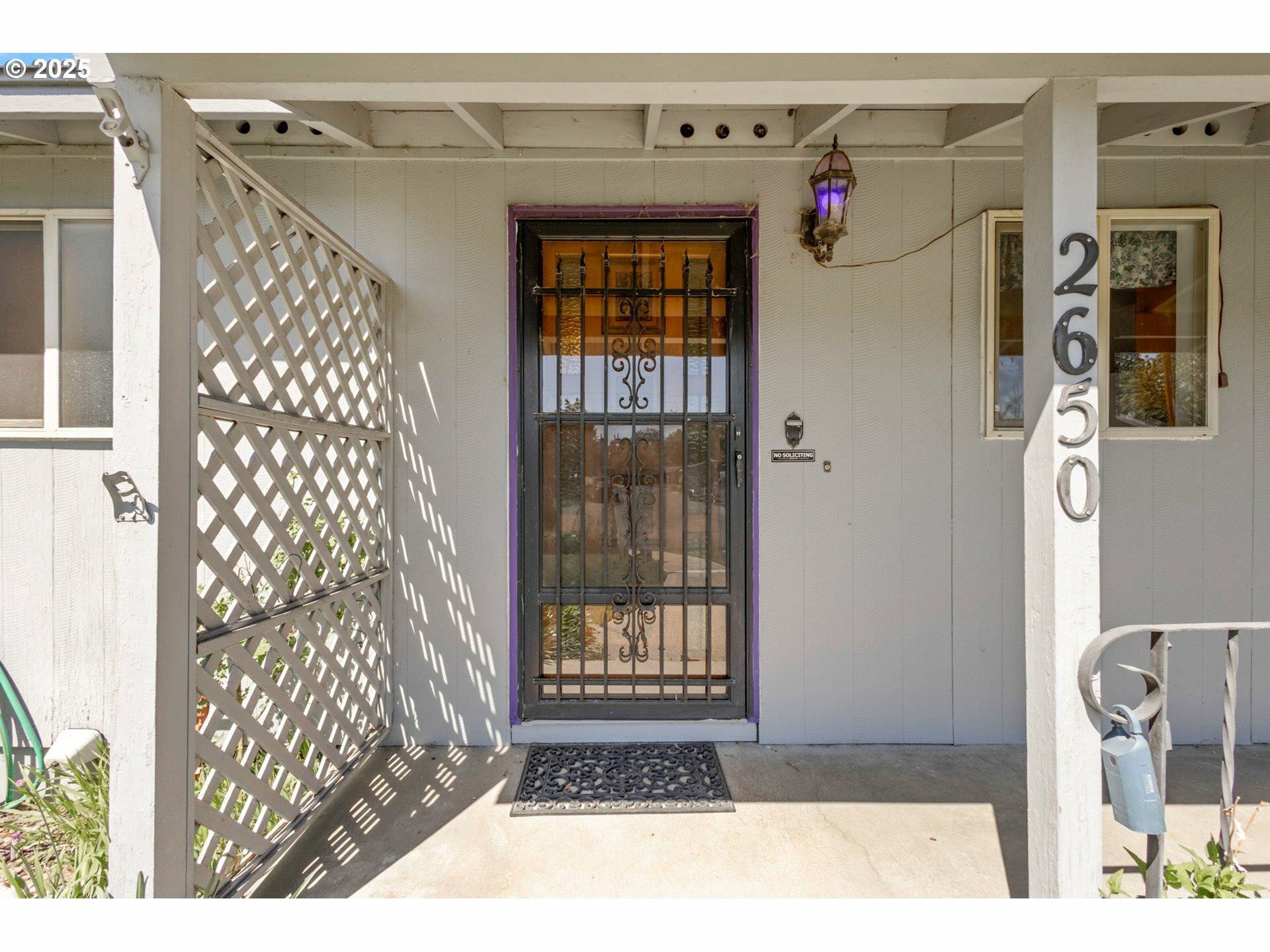 Property Photo: 2650 SE Baldwin Ct OR 97754