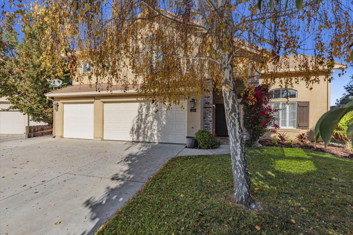 Property Photo:  1100 Mulberry Court  CA 95023 