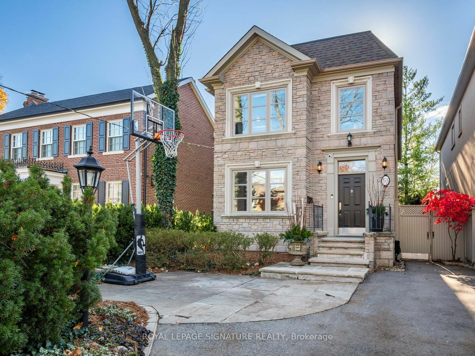 53 Parkhurst Blvd E  Toronto ON M4G 2C8 photo