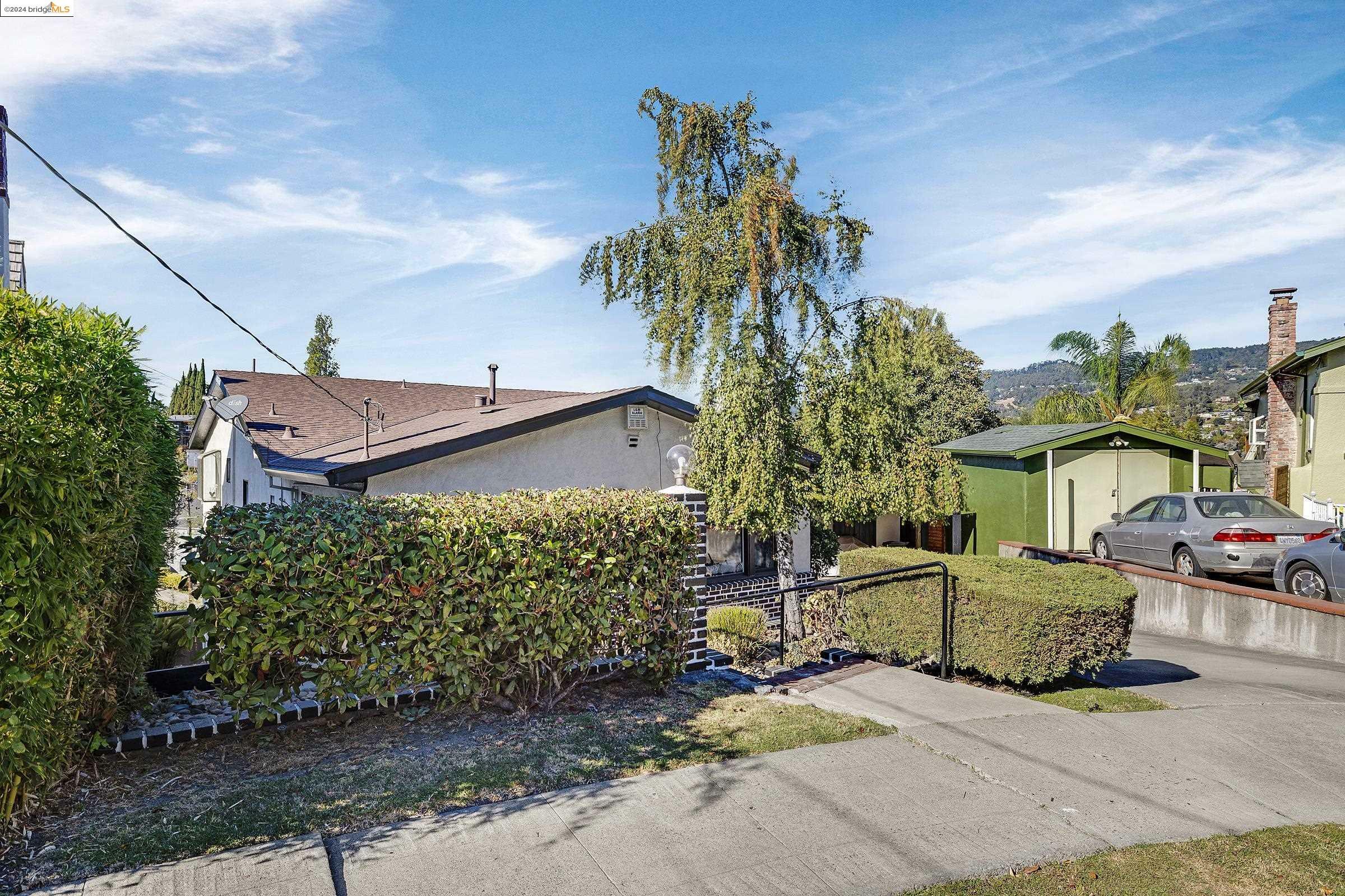 Property Photo:  21 Kingsland Pl  CA 94619 