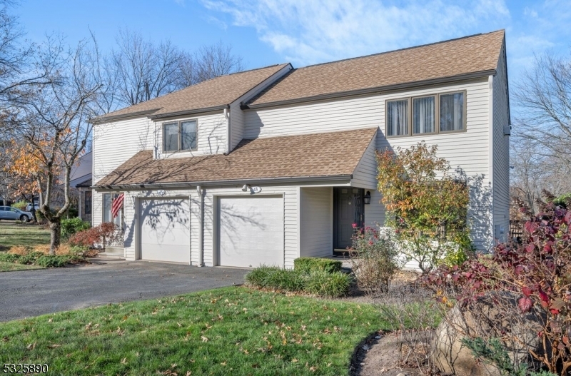 Property Photo:  43 Stonegate Dr  NJ 07068 