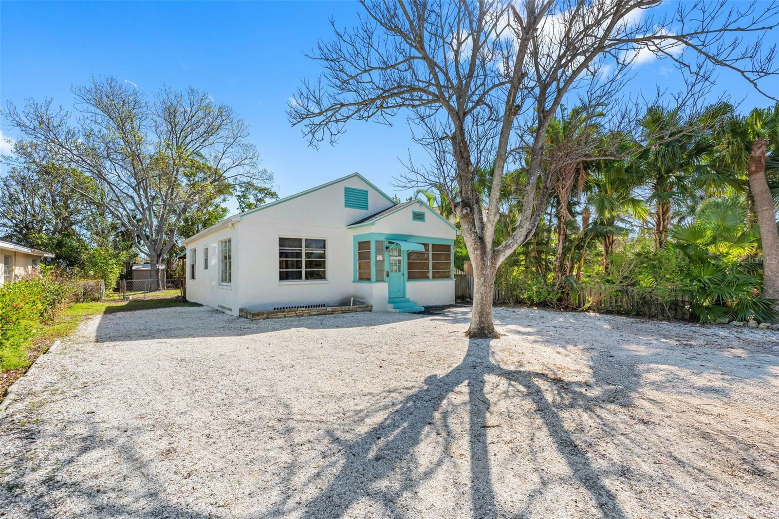 Property Photo:  1209 Bay Palm Boulevard  FL 33785 