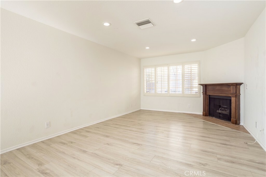 Property Photo:  7658 Topanga Canyon Boulevard 101  CA 91304 