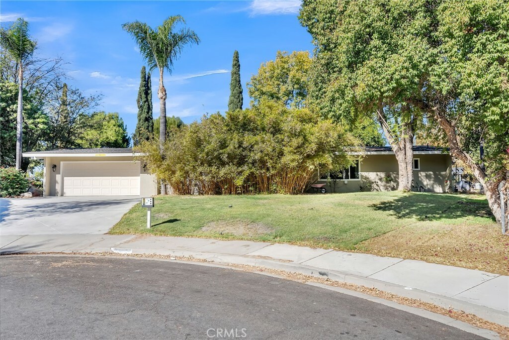 Property Photo:  1580 Pelham Place  CA 92506 