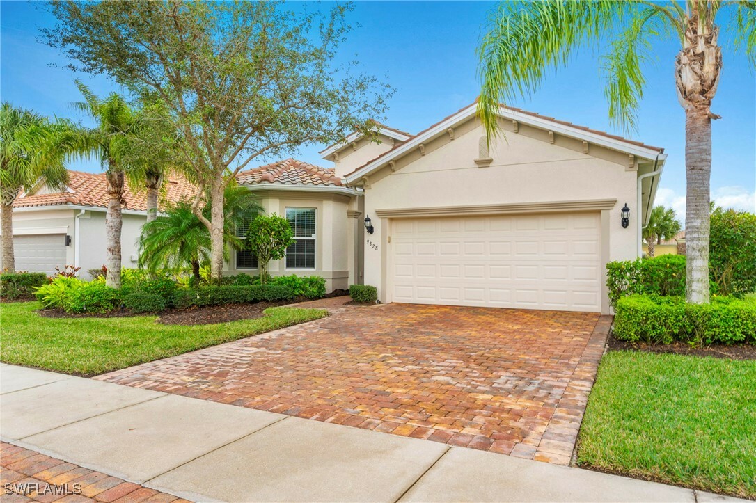 Property Photo:  9328 Fieldstone Lane  FL 34120 