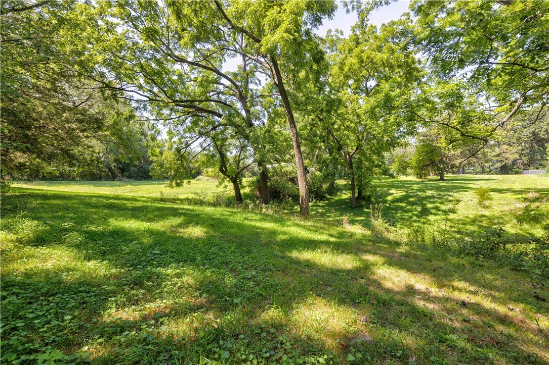 Property Photo:  1801 N Arkansas Street  AR 72756 