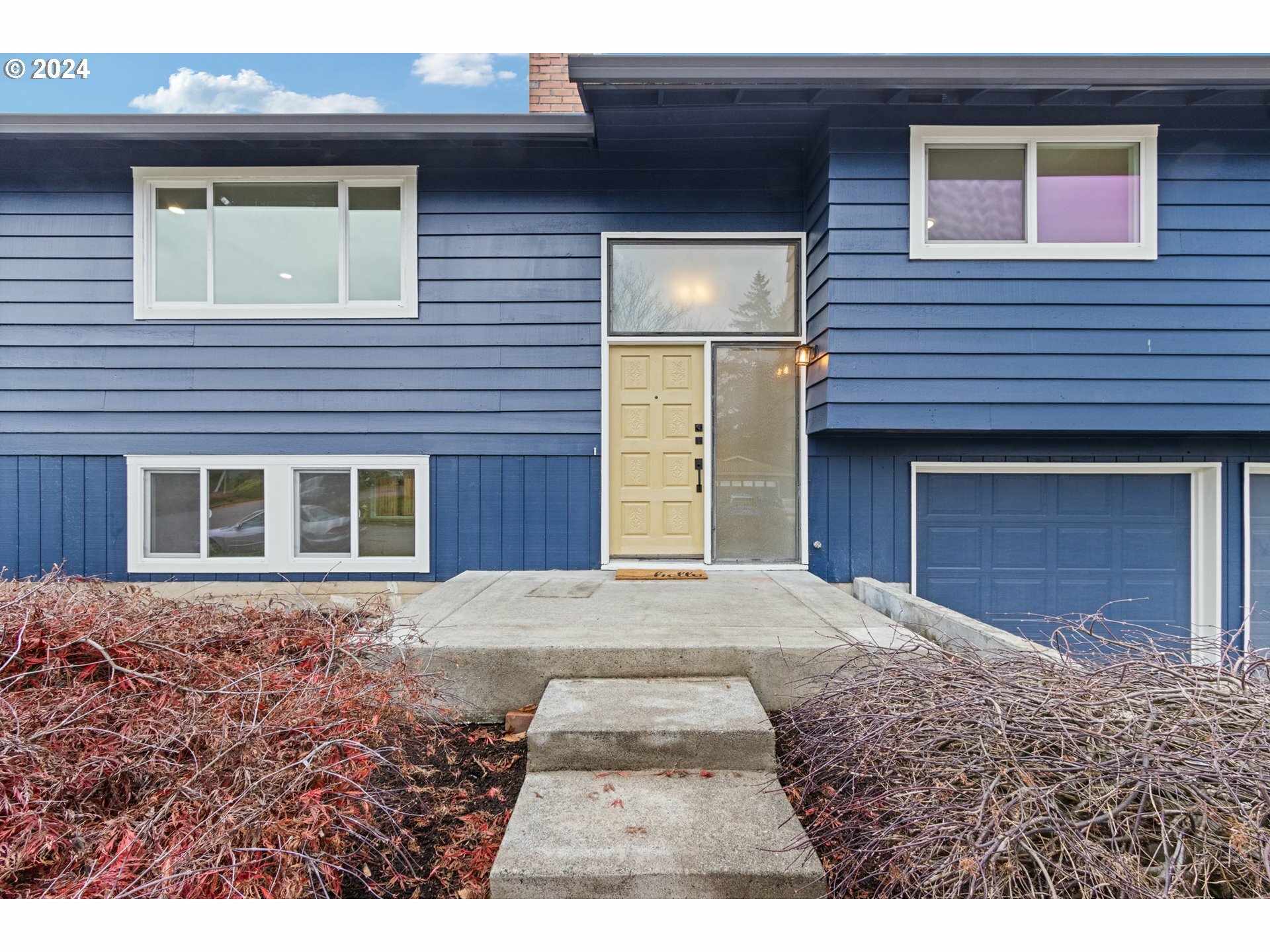 Property Photo:  8708 NW 6th Ave  WA 98665 