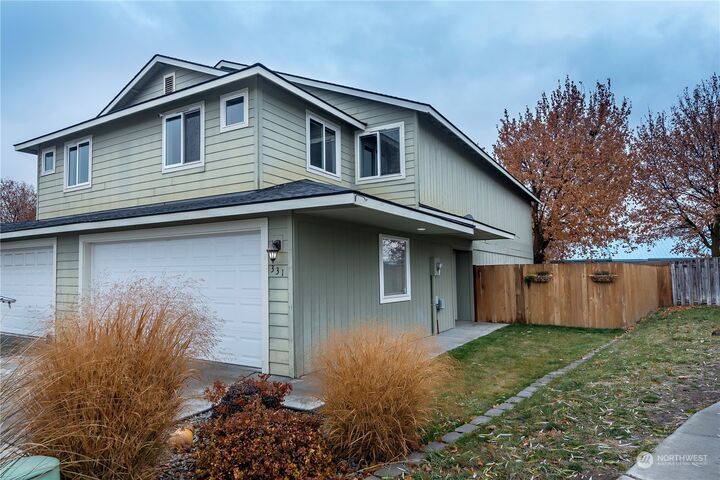Property Photo:  331  Pacific Loop  WA 98934 