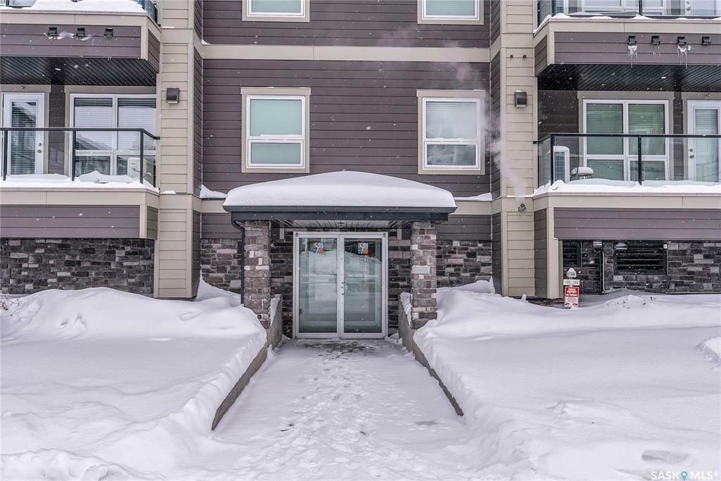 Property Photo:  106 Willis Crescent 3302  SK S7T 0Y6 