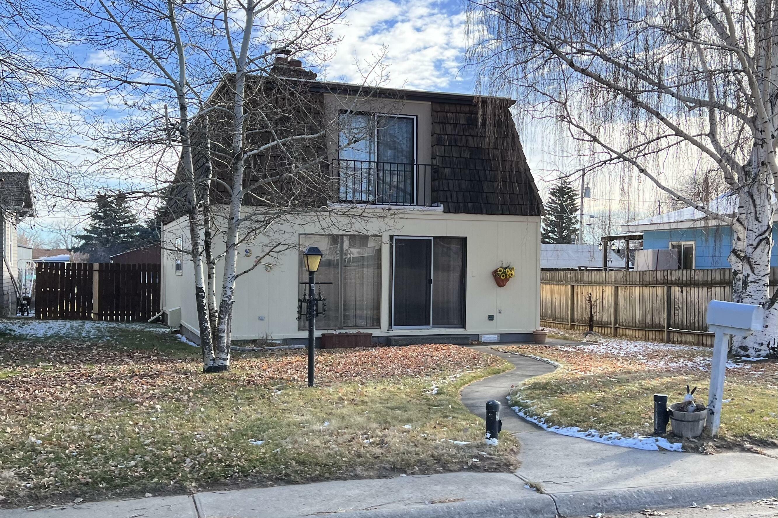 Property Photo:  935 N Carrington Avenue  WY 82834 