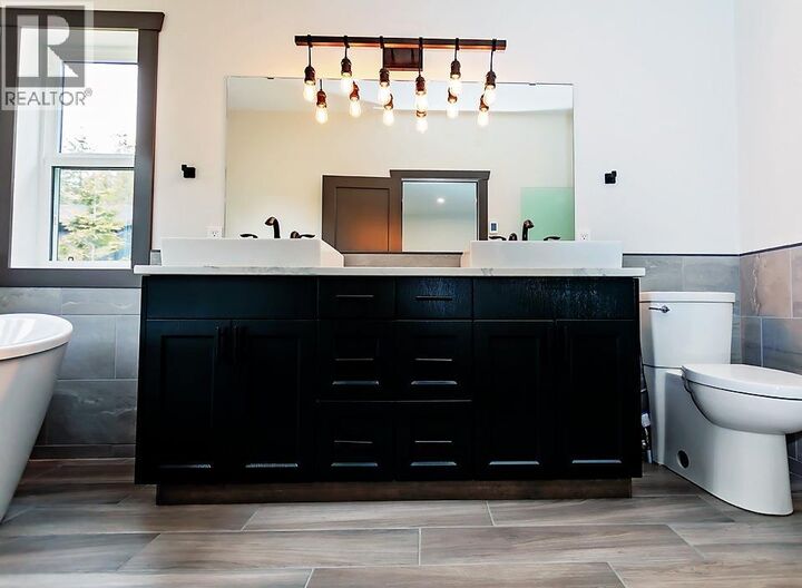 Property Photo: 273 Loganberry Avenue BC V8C 0B6