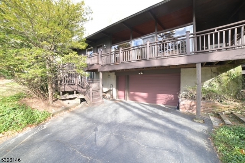 Property Photo:  19 Brook Valley Rd  NJ 07082 