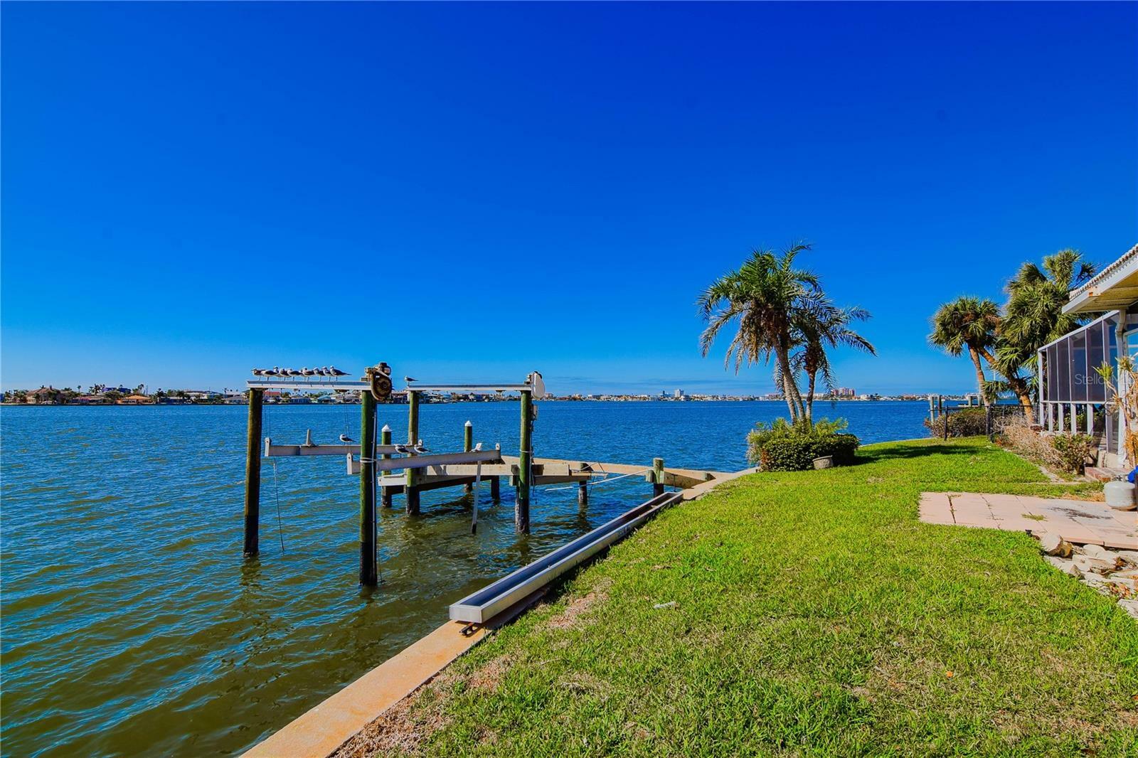 Property Photo:  5631 Bayview Drive  FL 33772 