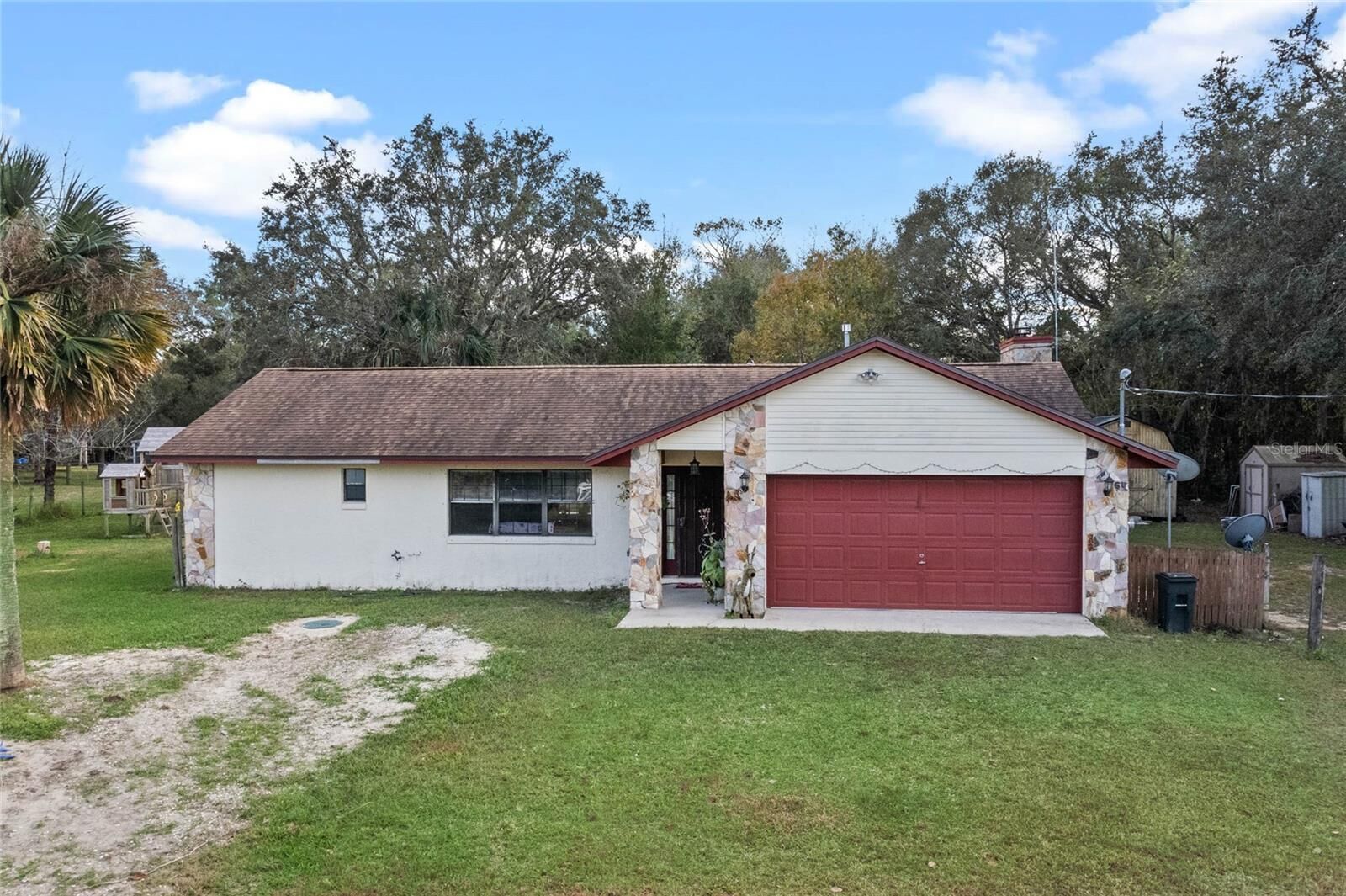 Property Photo: 21444 Rollingwood Trail FL 32736
