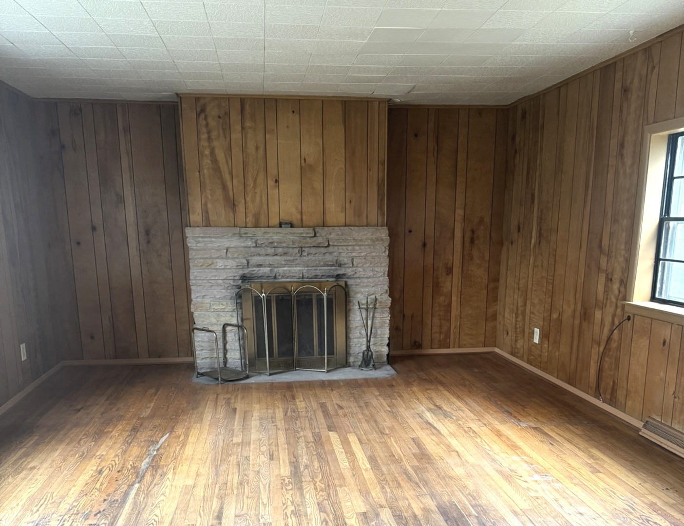 Property Photo:  406 Charlotte Avenue  IL 60014 