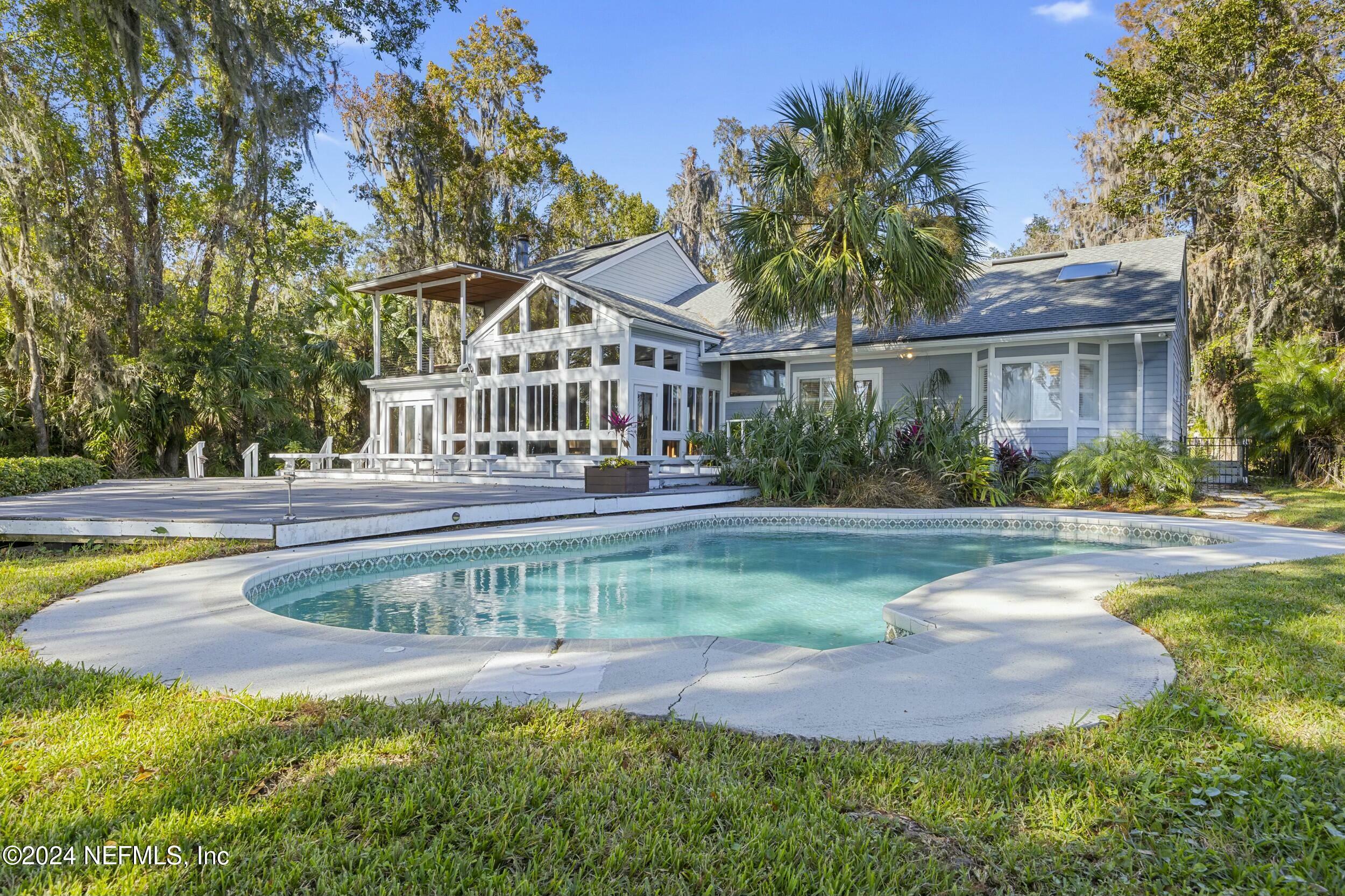 Property Photo: 988 Birdwood Drive FL 32073